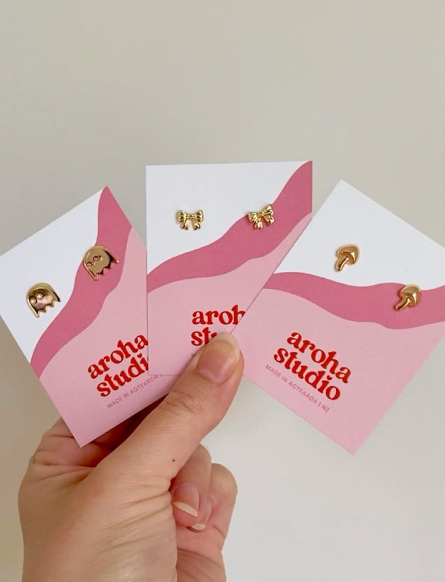 Bow Stud